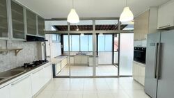 Sixth Avenue (D10), Terrace #524114301